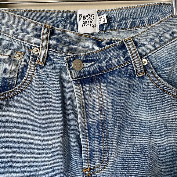 Princess Polly Holly Asymmetric Straight Leg Jean Light Wash Denim - Picture 3 of 5